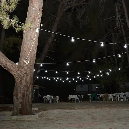 Mutlu Bungalow & Campground Avsallar